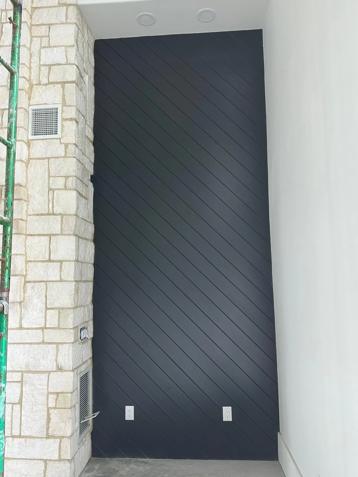 Noliv Construction bathroom remodeling, general renovations and construction, specializing in ceramic tile flooring.