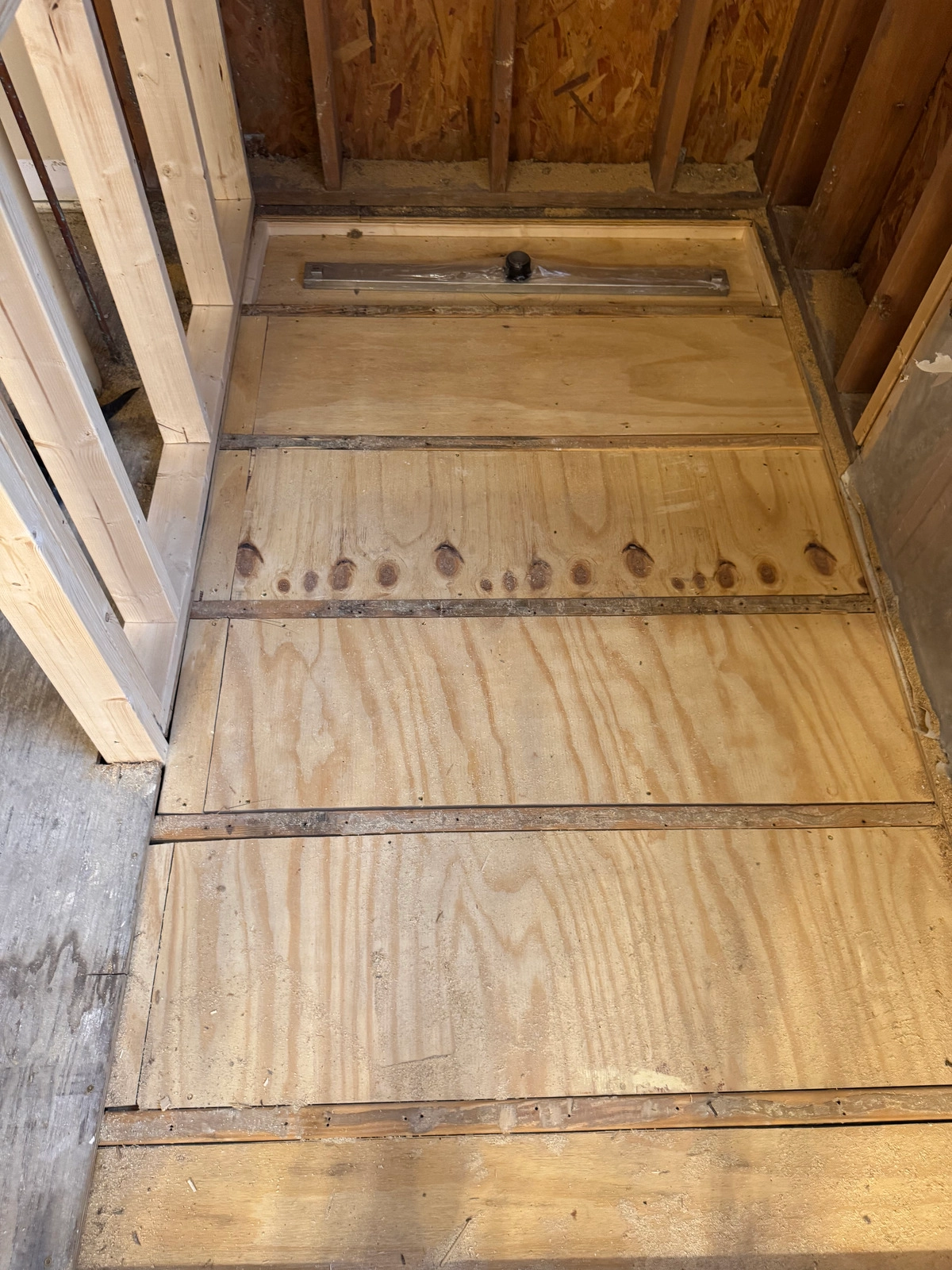 Noliv Construction bathroom remodeling, general renovations and construction, specializing in ceramic tile flooring.