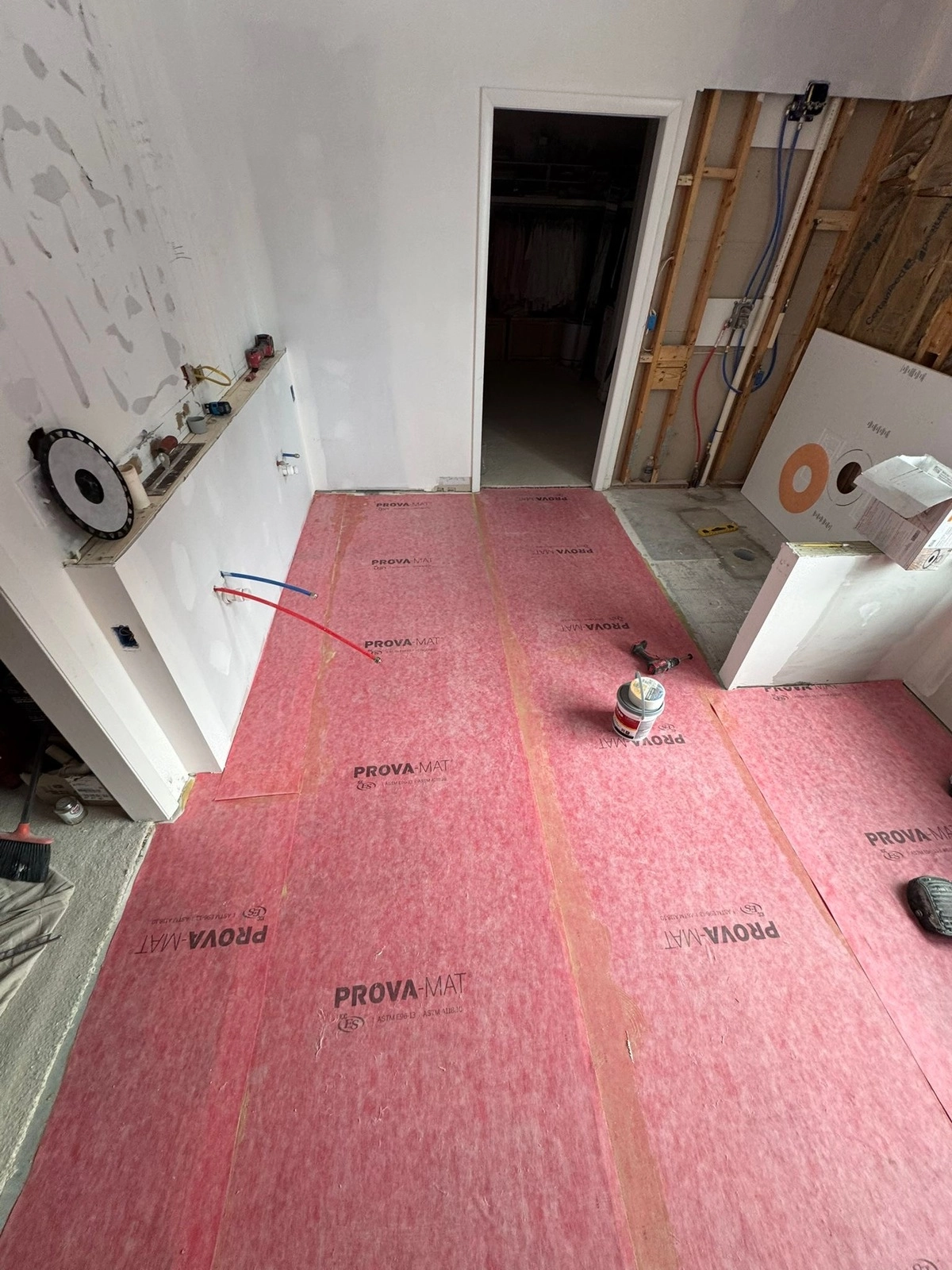 Noliv Construction bathroom remodeling, general renovations and construction, specializing in ceramic tile flooring.